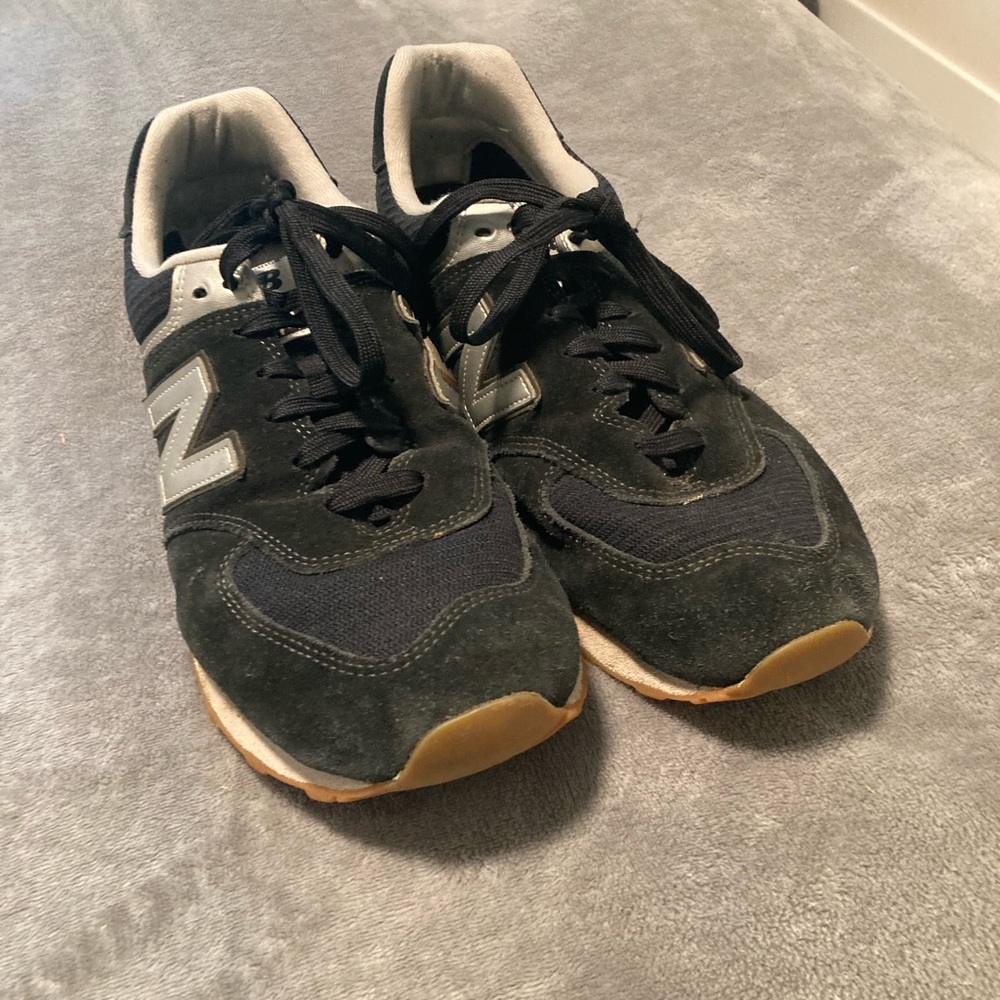 Black New Balance 574 Tennis Shoes